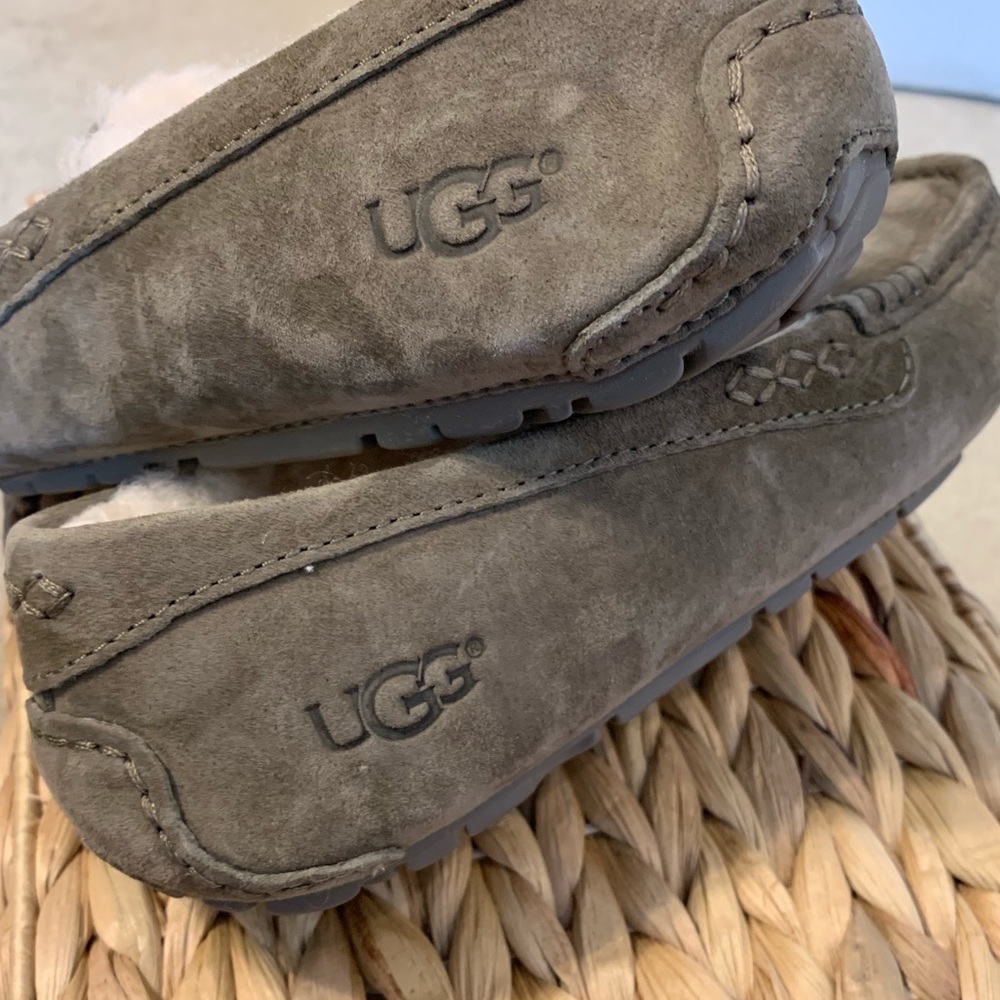 Women’s UGG ‘Ansley’ Slippers - NWOT - Size 5